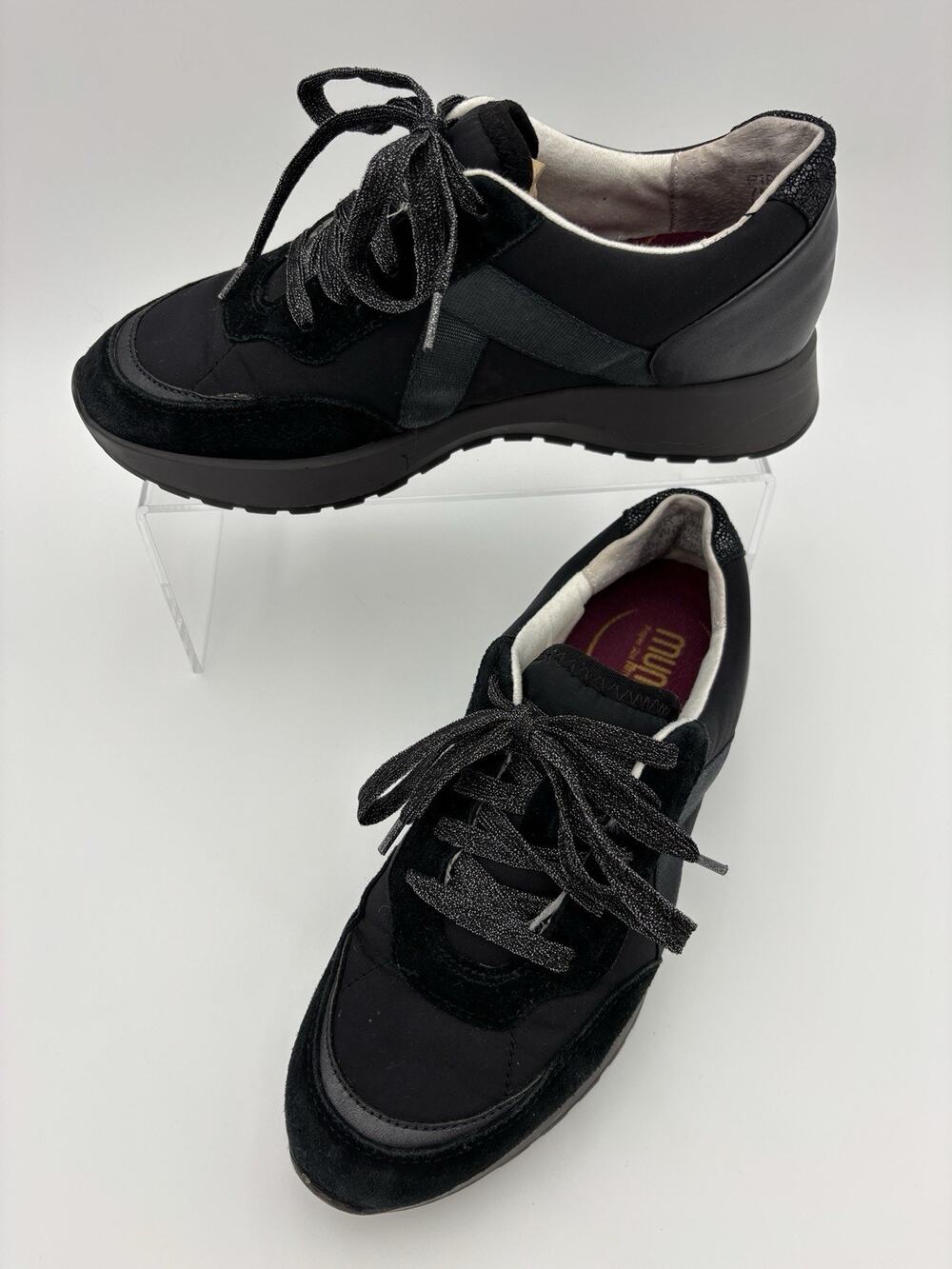 Munro Piper Sneakers Black Leather Size 7 M Comfort Lace Up